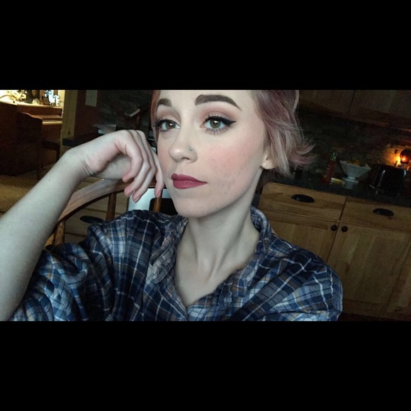 Meet your Posher, Sabrina - Picture 2 of 5